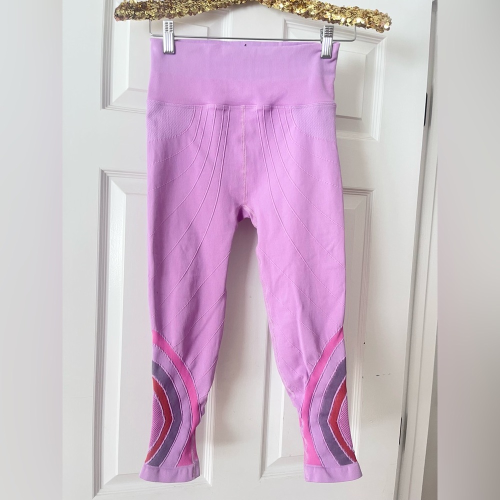 Free People FP Movement Essence High Waisted Leggings Pink Purple Rainbow M/L - Picture 2 of 9